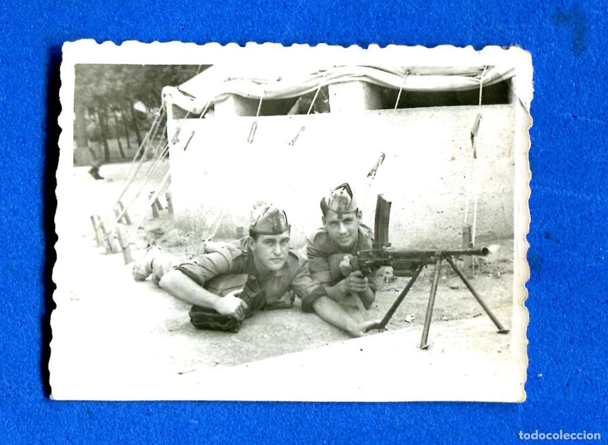 Antique Photography: FOTOGRAFIA MILITAR FECHADA EN 1945 C.E.U MADRID