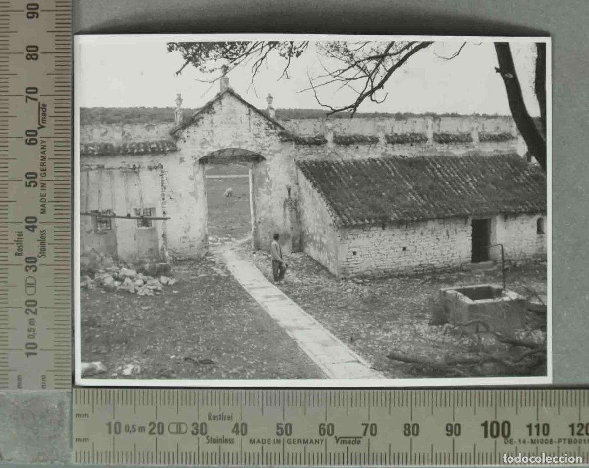 Fotografia antiga: FOTOGRAFIA. VISTA DE ERMITA NTRA SRA DE LA ALHARILLA. PORCUNA. 31-3-1941