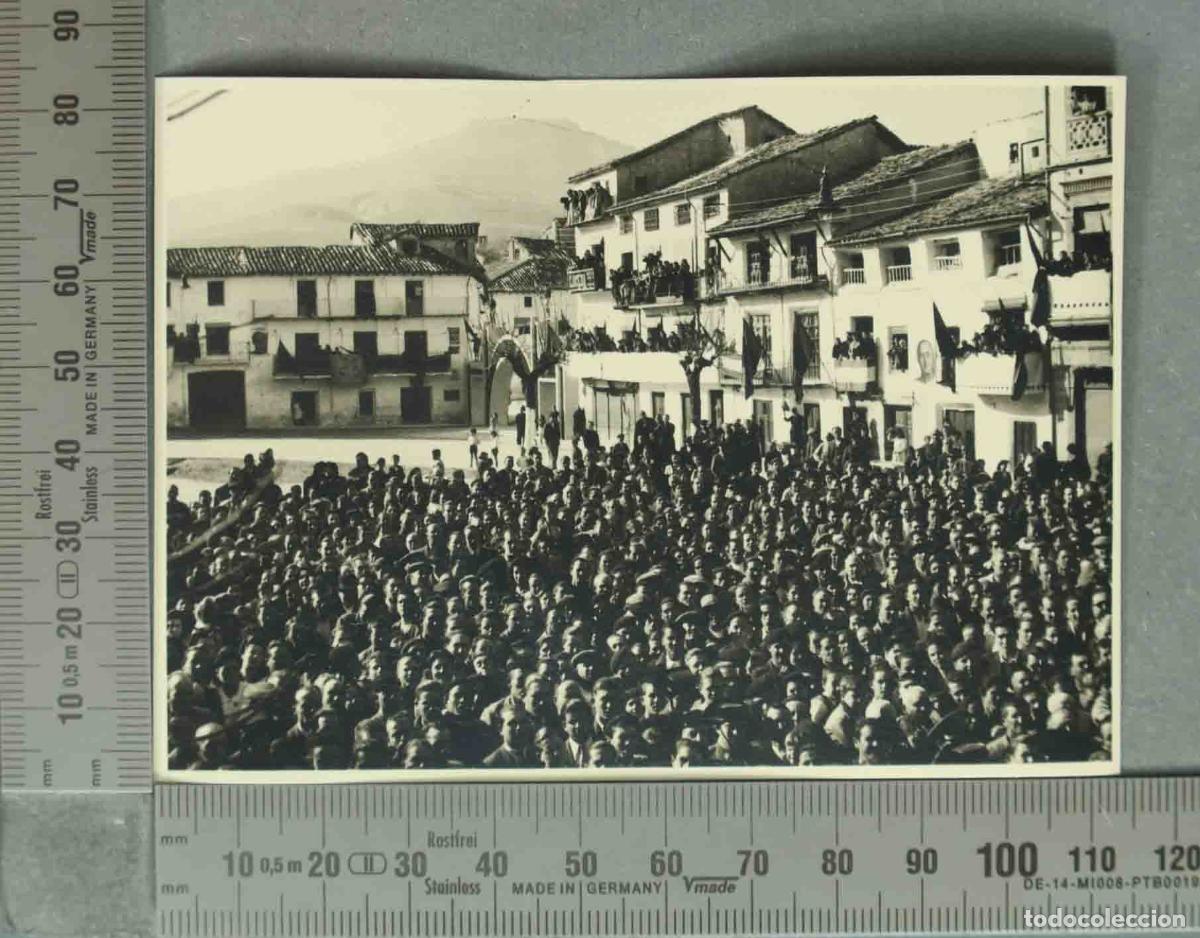 Fotograf&iacute;a antigua: FOTOGRAFIA. VISTA DE VILLANUEVA DEL ARZOBISPO. ACTO POSTGUERRA. HACIA 1939