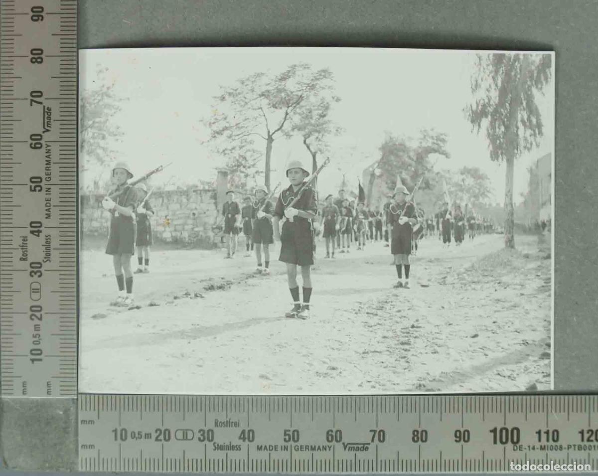 Alte Fotografie: FOTOGRAFIA. FALANGES JUVENILES DESFILANDO. LOPERA. HACIA 1940