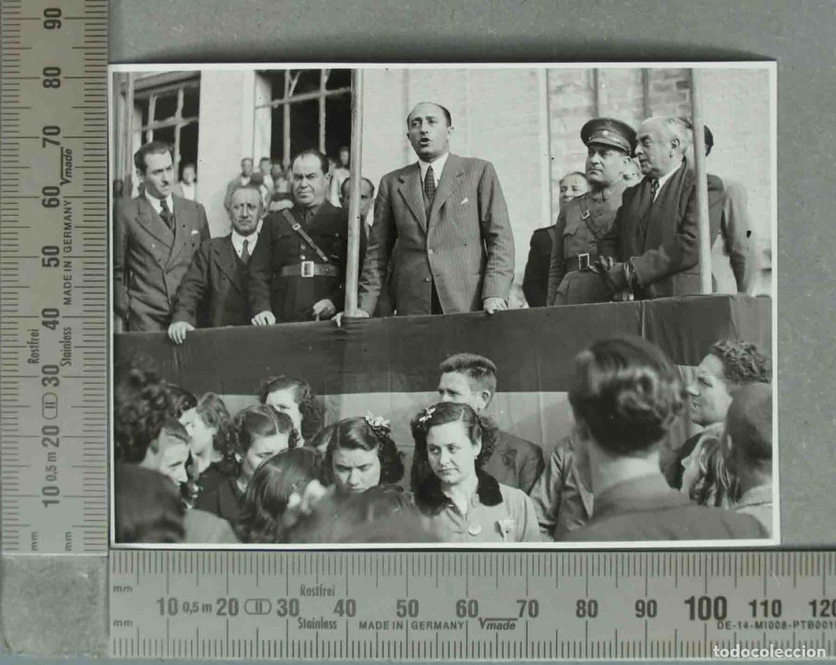 Alte Fotografie: FOTOGRAFIA. ACTO EN EL Grupo Escolar de Lopera. HACIA 1940