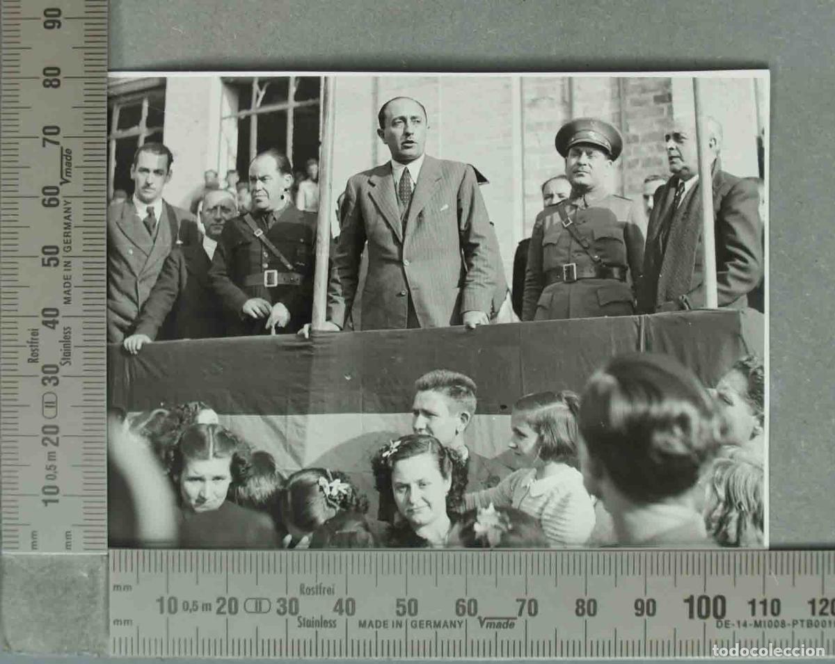 Alte Fotografie: FOTOGRAFIA. ACTO EN EL Grupo Escolar de Lopera. HACIA 1940
