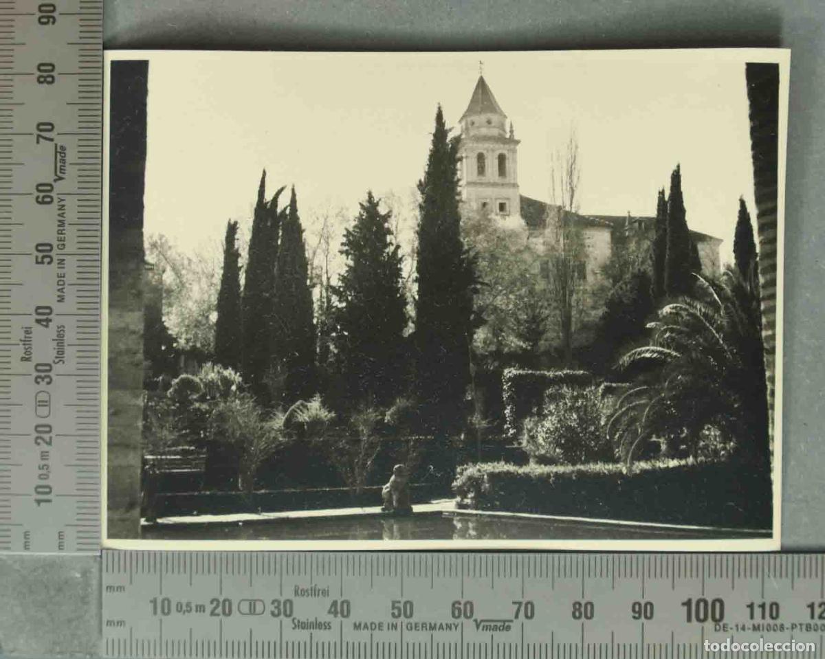 Fotograf&iacute;a antigua: FOTOGRAFIA. VISTA Iglesia de Santa Mar&iacute;a de la Alhambra. HACIA 1940