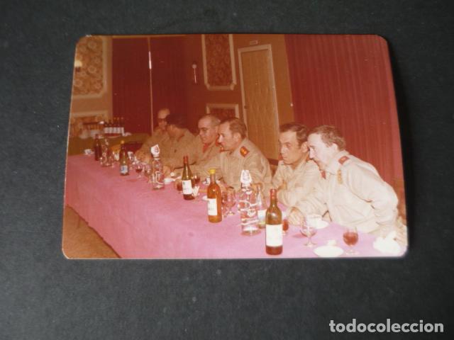 Fotograf&iacute;a antigua: TOLEDO COMIDA DE MILITARES ANTIGUA FOTOGRAFIA 9 X 12 CM
