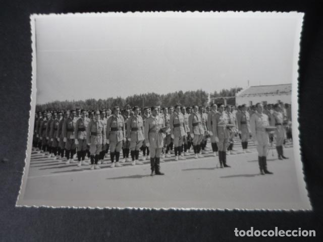 Fotografia antica: SAHARA ESPA&Ntilde;OL JURA DE BANDERA TROPAS REGULARES ANTIGUA FOTOGRAFIA 9 X 11,5 CM