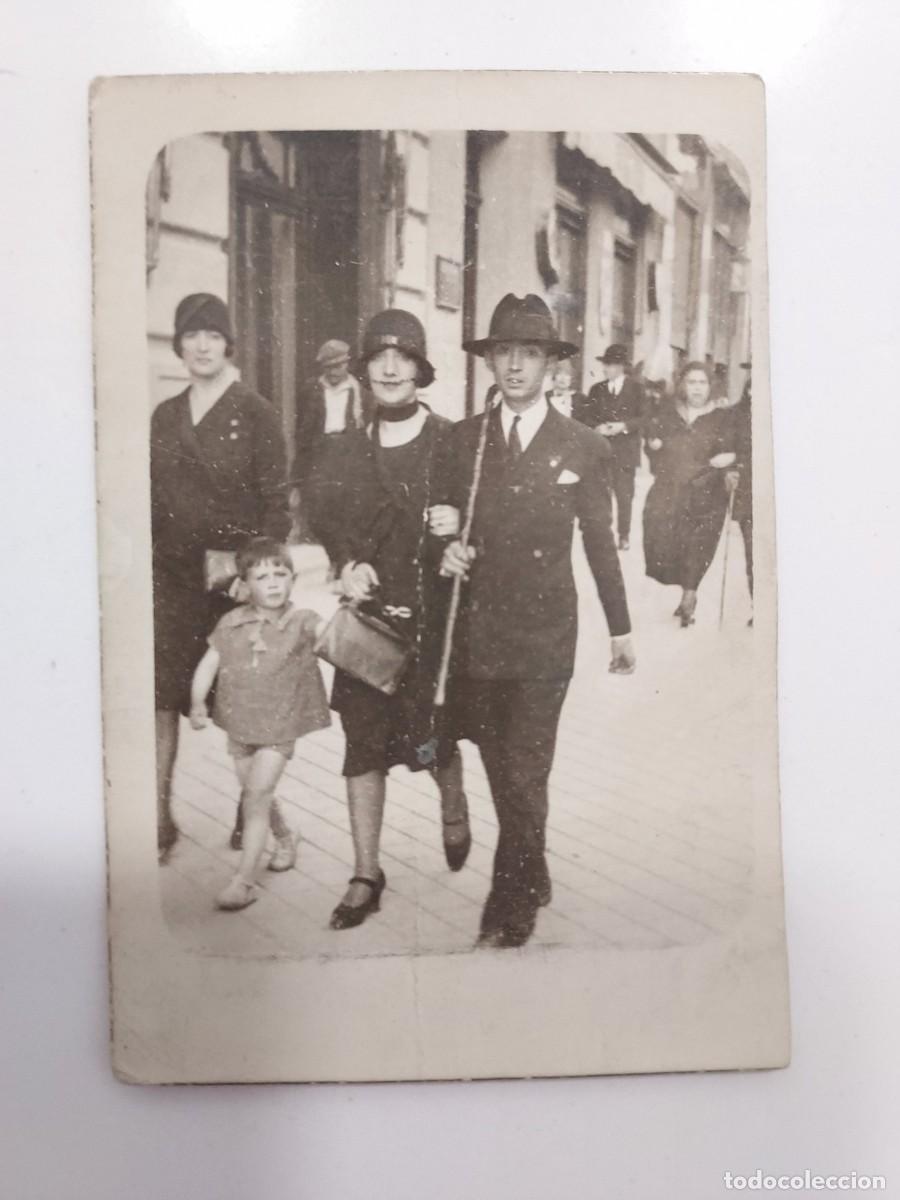 Antique Photography: FOTOGRAF&Iacute;A ANTIGUA ESCENA URBANA MODA DE &Eacute;POCA. CA. 1920-1930. 5,5 X 8 CM. (MINUTERO) &iquest;ZARAGOZA?
