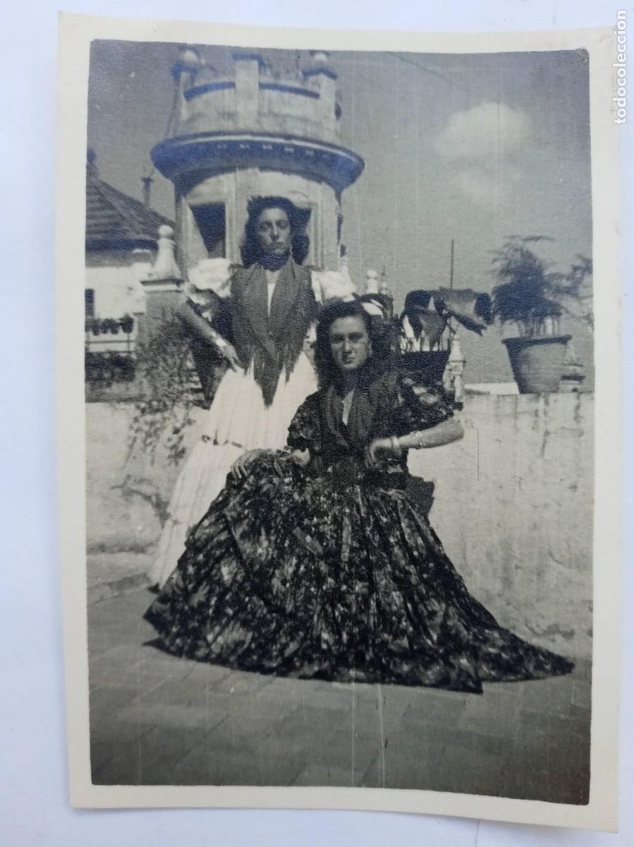 Fotograf&iacute;a antigua: FOTO DE FERIA , CHICAS VESTIDAS DE FLAMENCA . A&Ntilde;OS 40