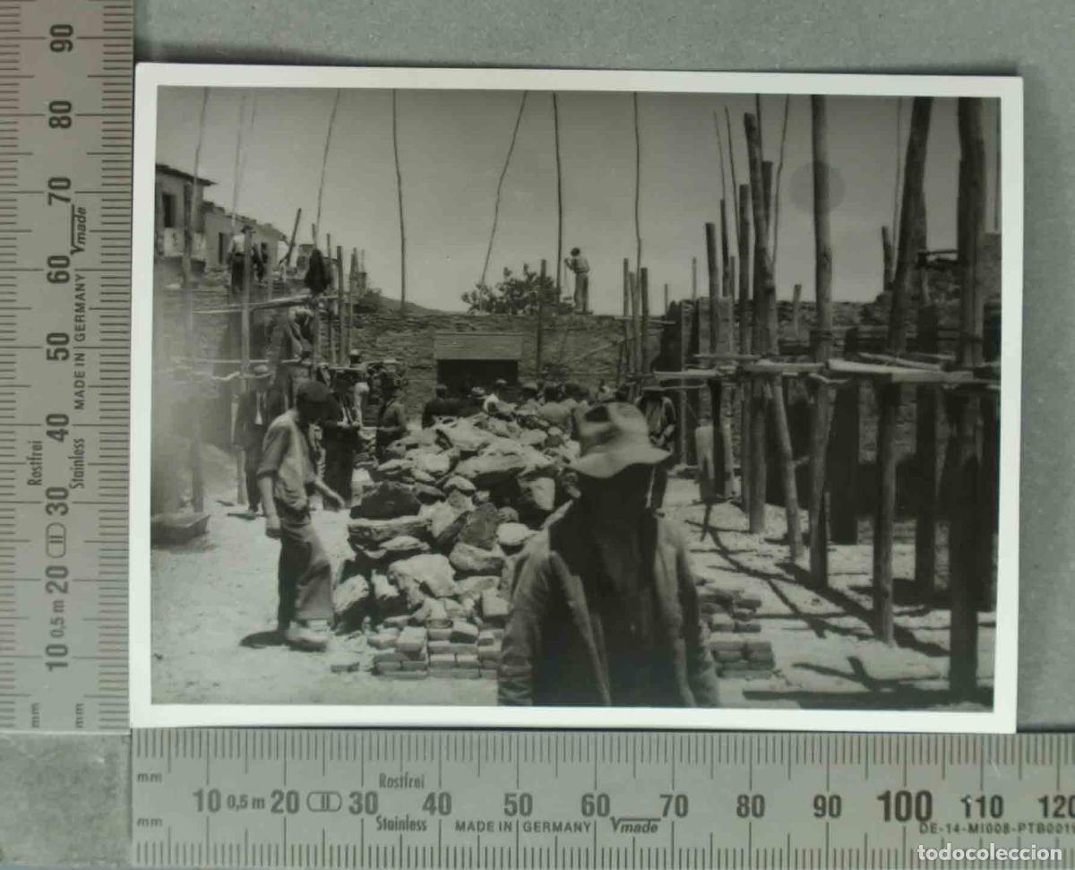 Alte Fotografie: FOTOGRAFIA. VISTA RECONSTRUCCION PITRES?. REGIONES DEVASTADAS. HACIA 1940
