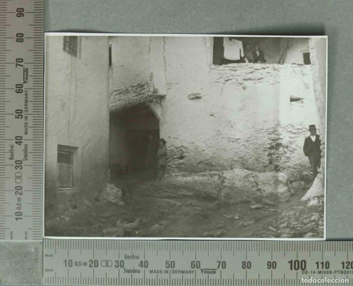 Alte Fotografie: FOTOGRAFIA. VISTA CALLE CON NI&Ntilde;OS Y GENTES DE PITRES. ALPUJARRA. 1941