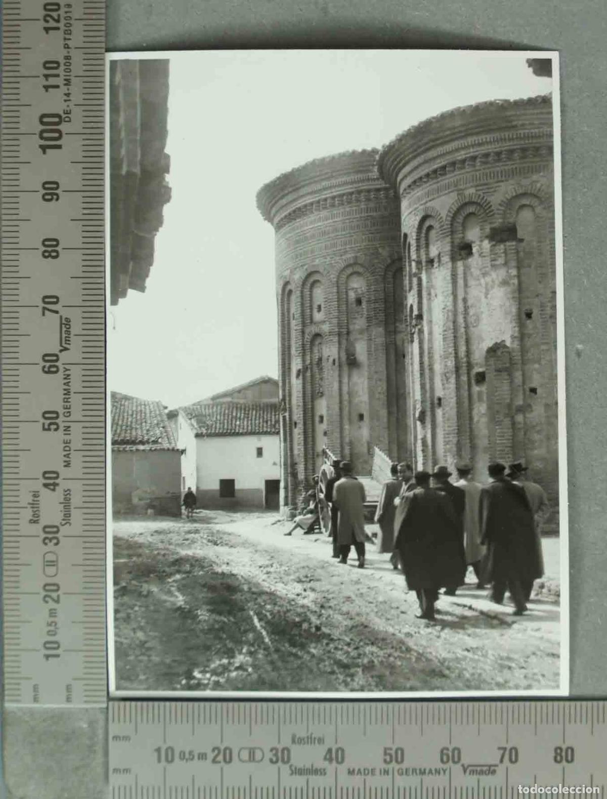 Fotograf&iacute;a antigua: FOTOGRAFIA. VISTA DE TORO. GENTE PASEANDO. HACIA 1940