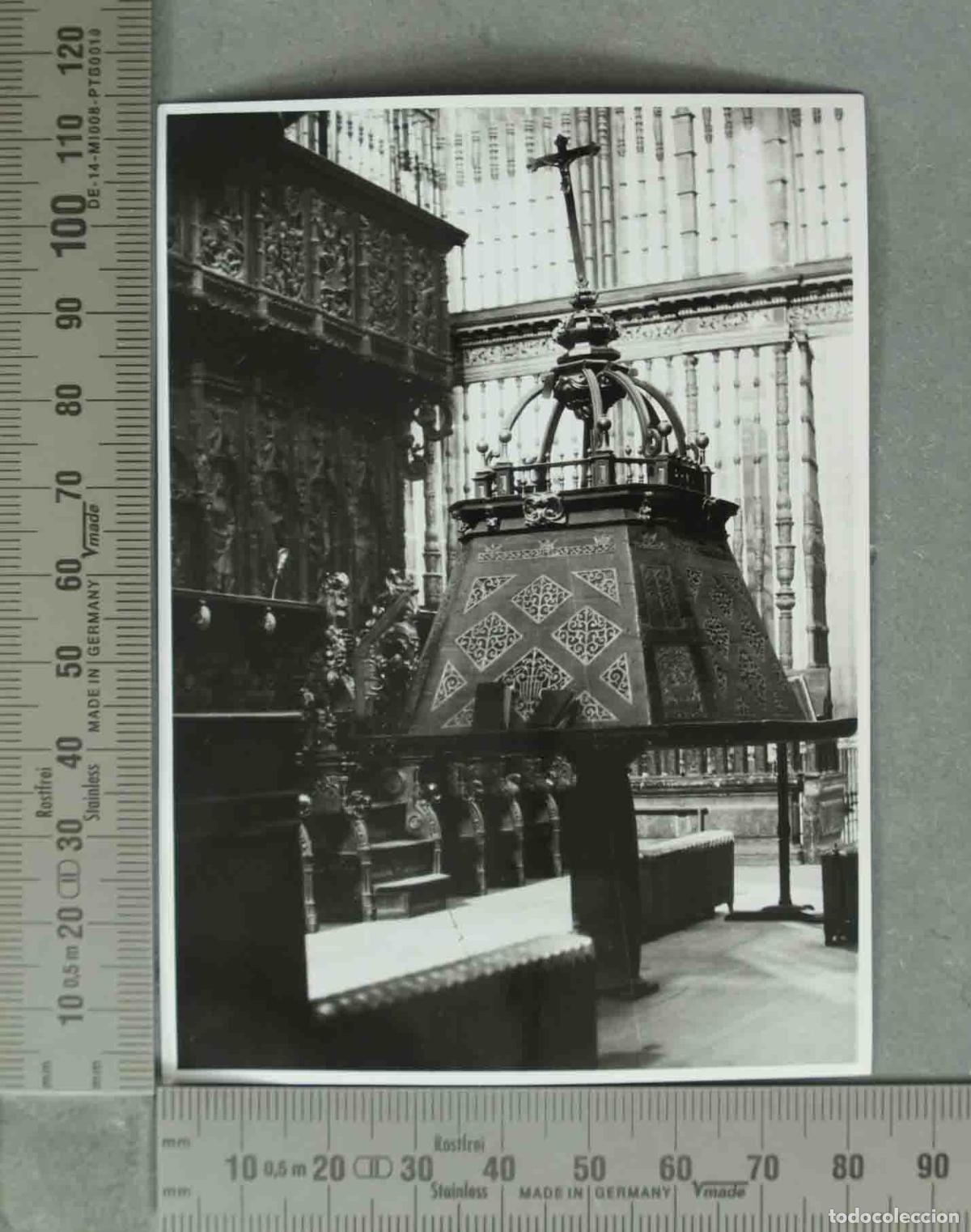 Fotograf&iacute;a antigua: FOTOGRAFIA. VISTA DE SILLERIA Y FACISTOL. ZAMORA?. HACIA 1940