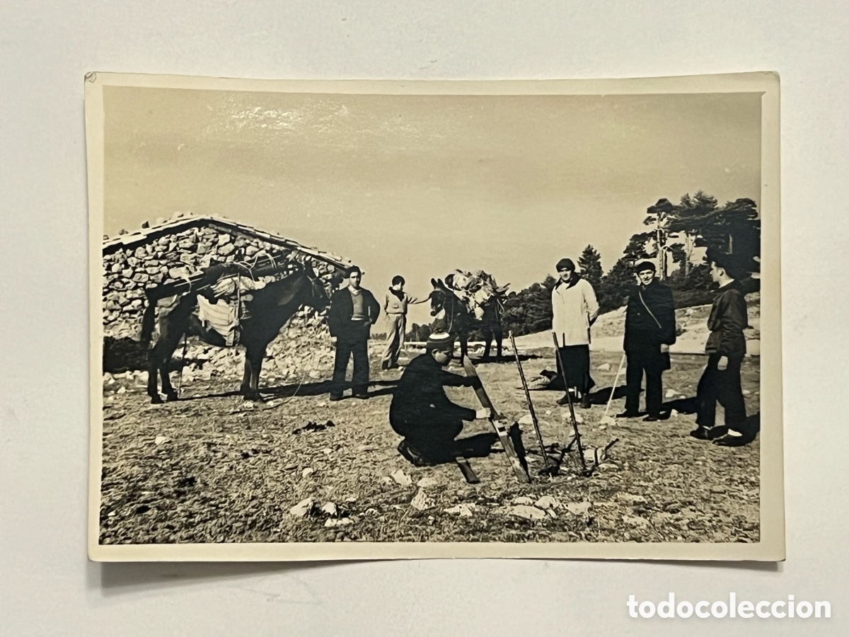 Photographie ancienne: JAVALAMBRE (Teruel) Casa Tejada.. excursionistas un alto en el camino (h.1953?) Med&iacute;das: 10 x 7 cm