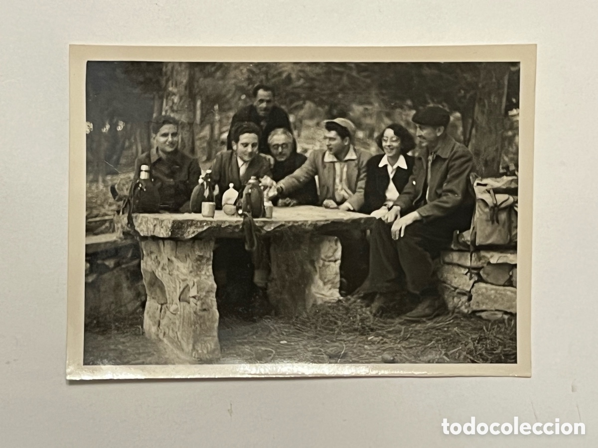 Photographie ancienne: FOTOGRAF&Iacute;A.. El el Garbi.. un d&iacute;a de comida, Marzo de 1952, Medidas: 6 x 8,5 cm.,