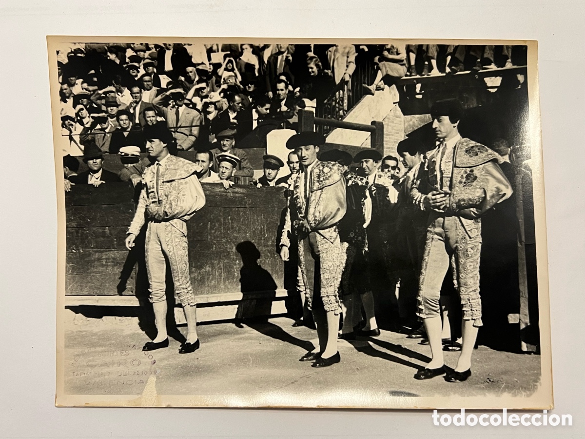 Fotograf&iacute;a antigua: MANOLETE, ARRUZA Y PAQUITO PERIS. Fotograf&iacute;a Montes Cairo.., (h.1920?) Med&iacute;das: 24 x 18 cm.,