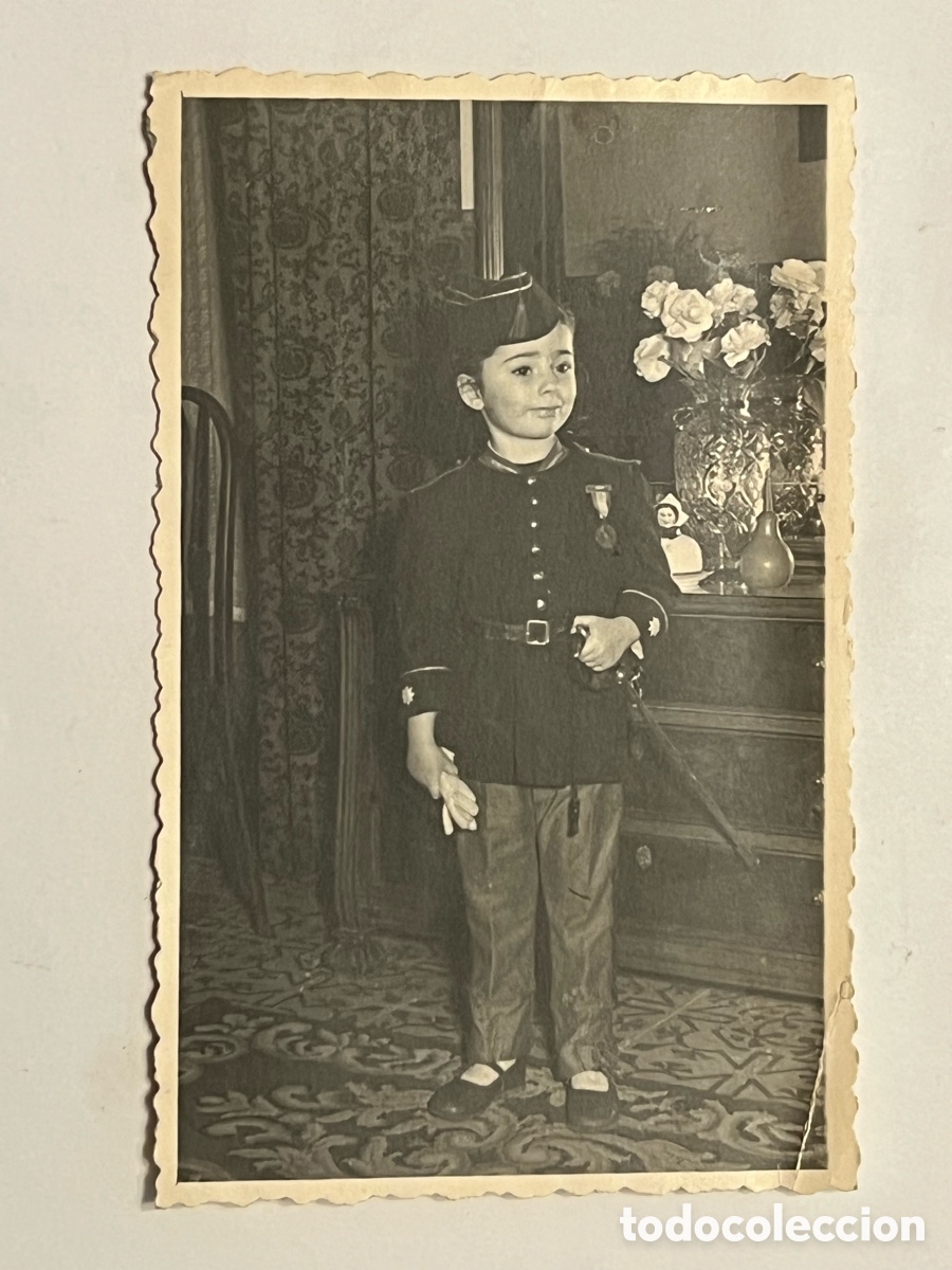 Alte Fotografie: MILITAR. Un peque&ntilde;o Comandante.., fotografia Reportajes Algar, Madrid (a.1956) Med&iacute;das: 14 x 9