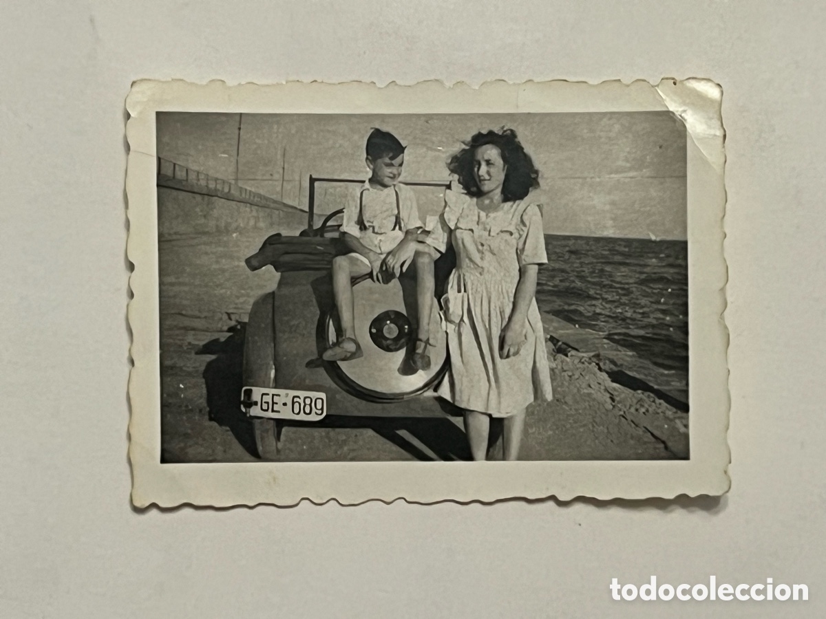 Fotograf&iacute;a antigua: GERONA. Fotograf&iacute;a antigua con el coche descapotable de mam&aacute;&hellip; (h.1920?)