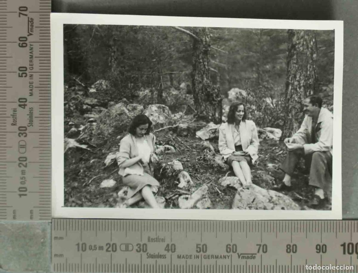 Fotografia antiga: FOTOGRAFIA. JOVENES EN EL CAMPO HACIA 1950