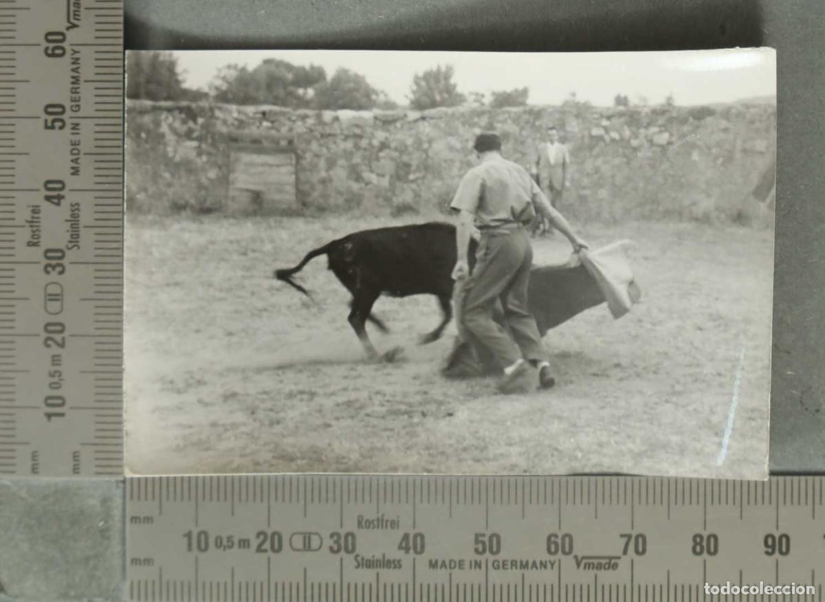 Fotograf&iacute;a antigua: FOTOGRAFIA. Hombre capea - Tentadero