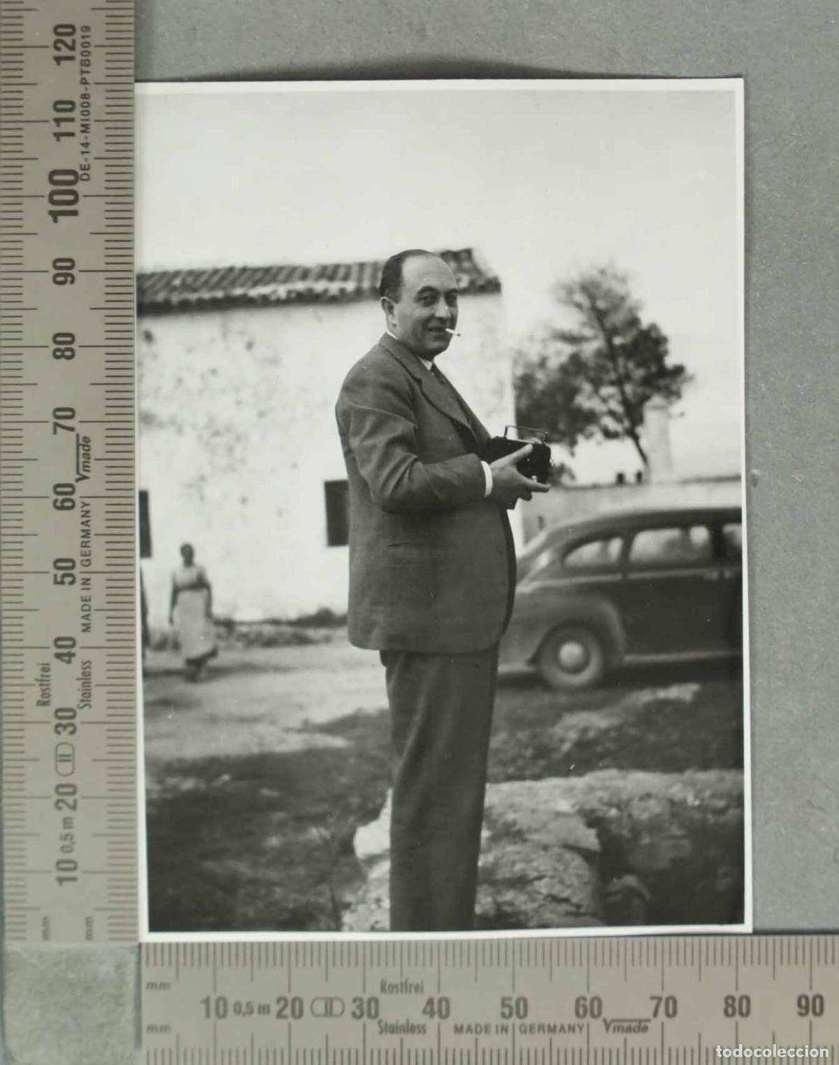 Fotografia antiga: FOTOGRAFIA. HOMBRE CON CAMARA DE FOTOS. VENTA DE CARDE&Ntilde;A. HACIA 1940