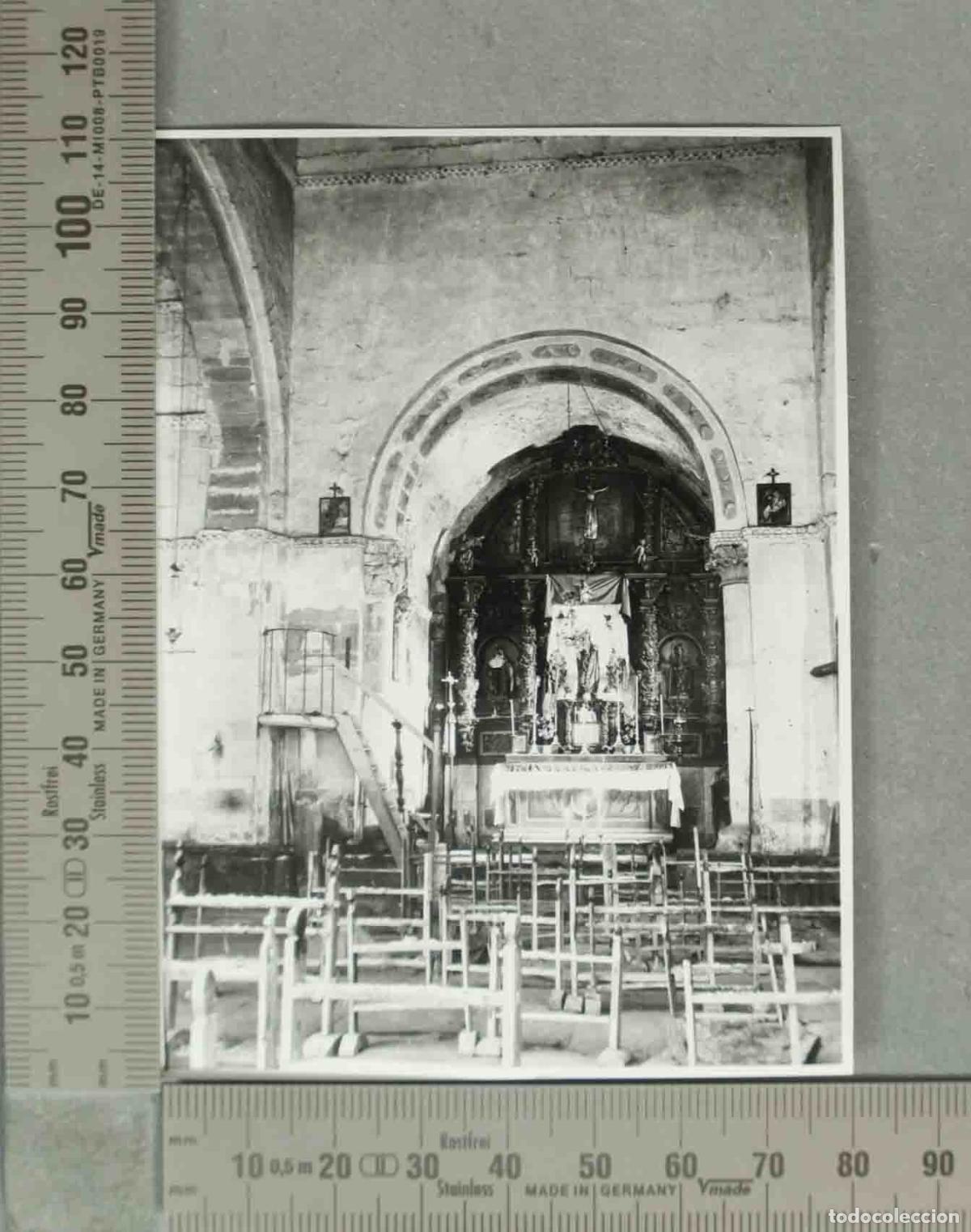 Fotograf&iacute;a antigua: FOTOGRAFIA. INTERIOR SANTA MARTA DE TERA. VELONES ALTAR. HACIA 1940