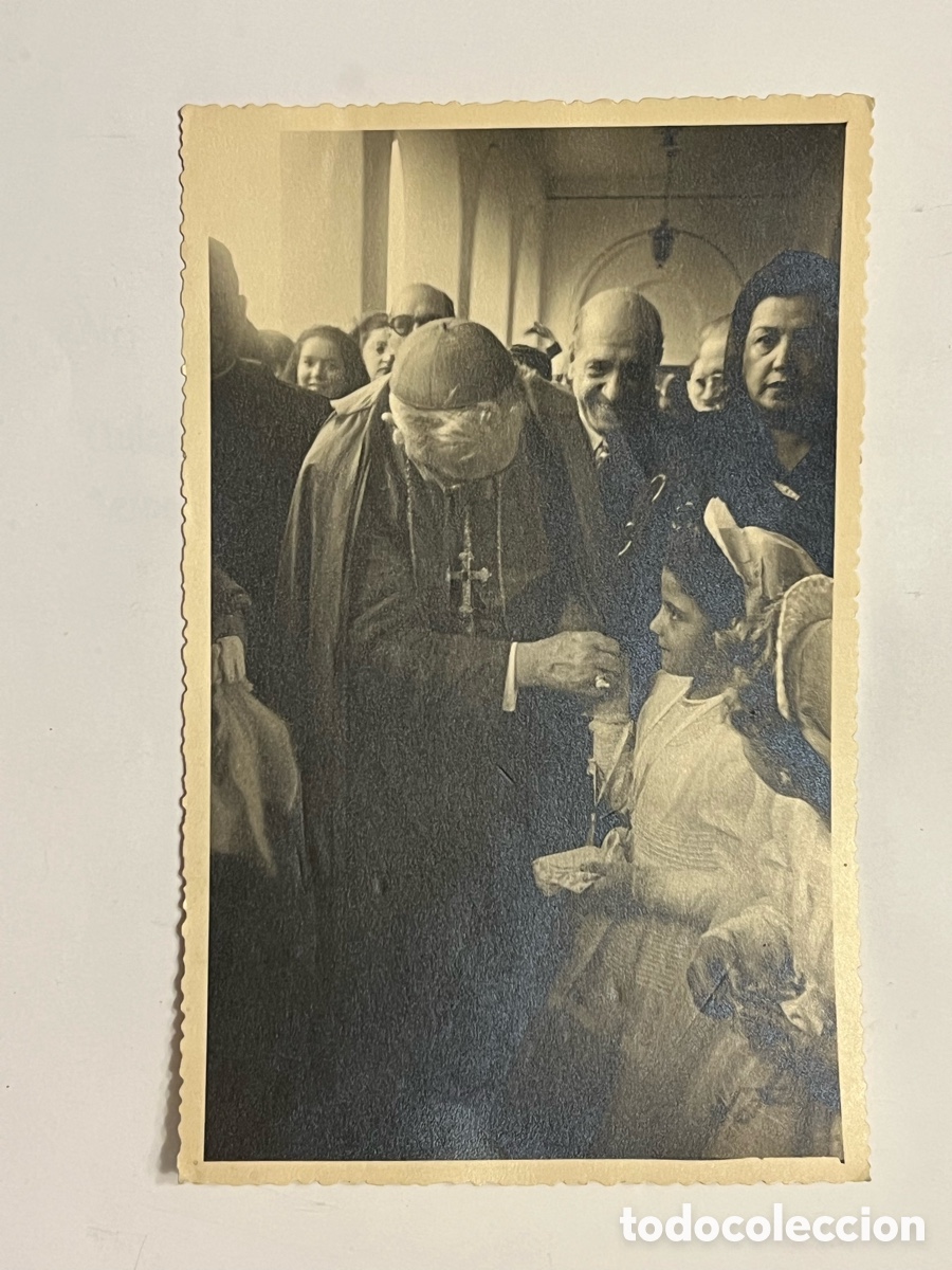 Fotografia antica: VALENCIA. Marcelino Olaechea. Arzobispo de Val&egrave;ncia bendiciendo a unas ni&ntilde;as de Comuni&oacute;n ..