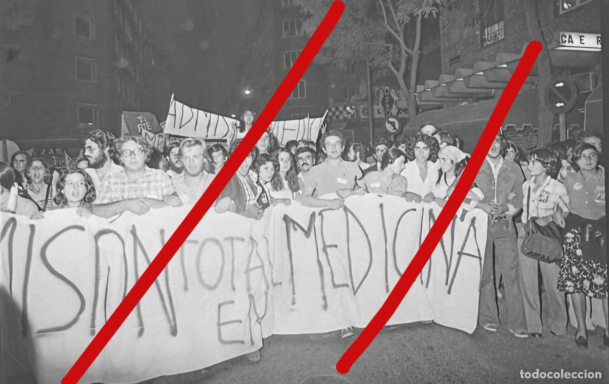 Fotograf&iacute;a antigua: Manifestaci&oacute;n Sanitaria Madrid A&ntilde;os 70 - Negativo de Celuloide