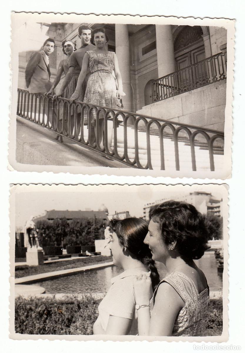 Fotograf&iacute;a antigua: 2 fotos. Madrid. Bajando las escaleras del Museo del Prado. A&ntilde;os 50-60 pc