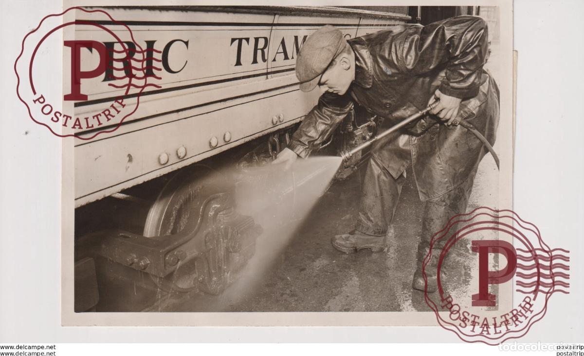 Alte Fotografie: tramcars are washed wood green depot metropolitan electric tramways london eng 16*12CM&nbsp; Fonds Victo