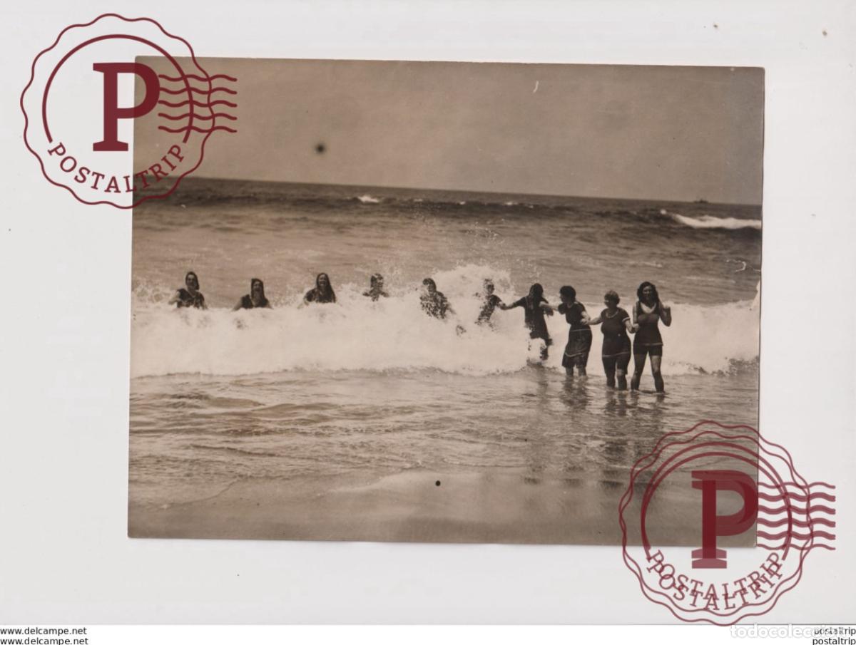 Alte Fotografie: SURF SIRENS W.A.A.C COOL OF THE SURF SYDNEY AUSTRALIA 21*16CM Fonds Victor FORBIN 1864-1947
