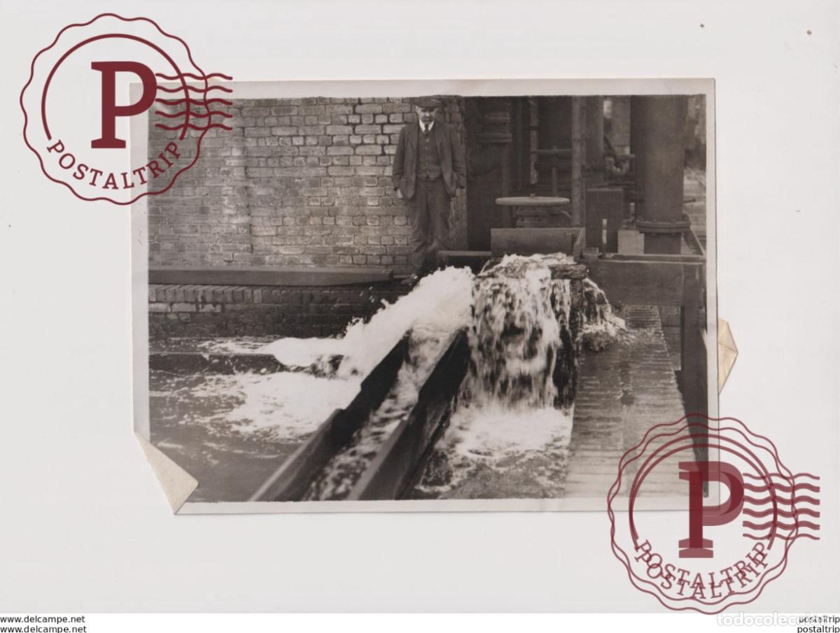 Photographie ancienne: MINE STRIKERS TREATEN VOLUNTEER PUMPMEN LLYNYPIN 20*15CM Fonds Victor FORBIN 1864-1947