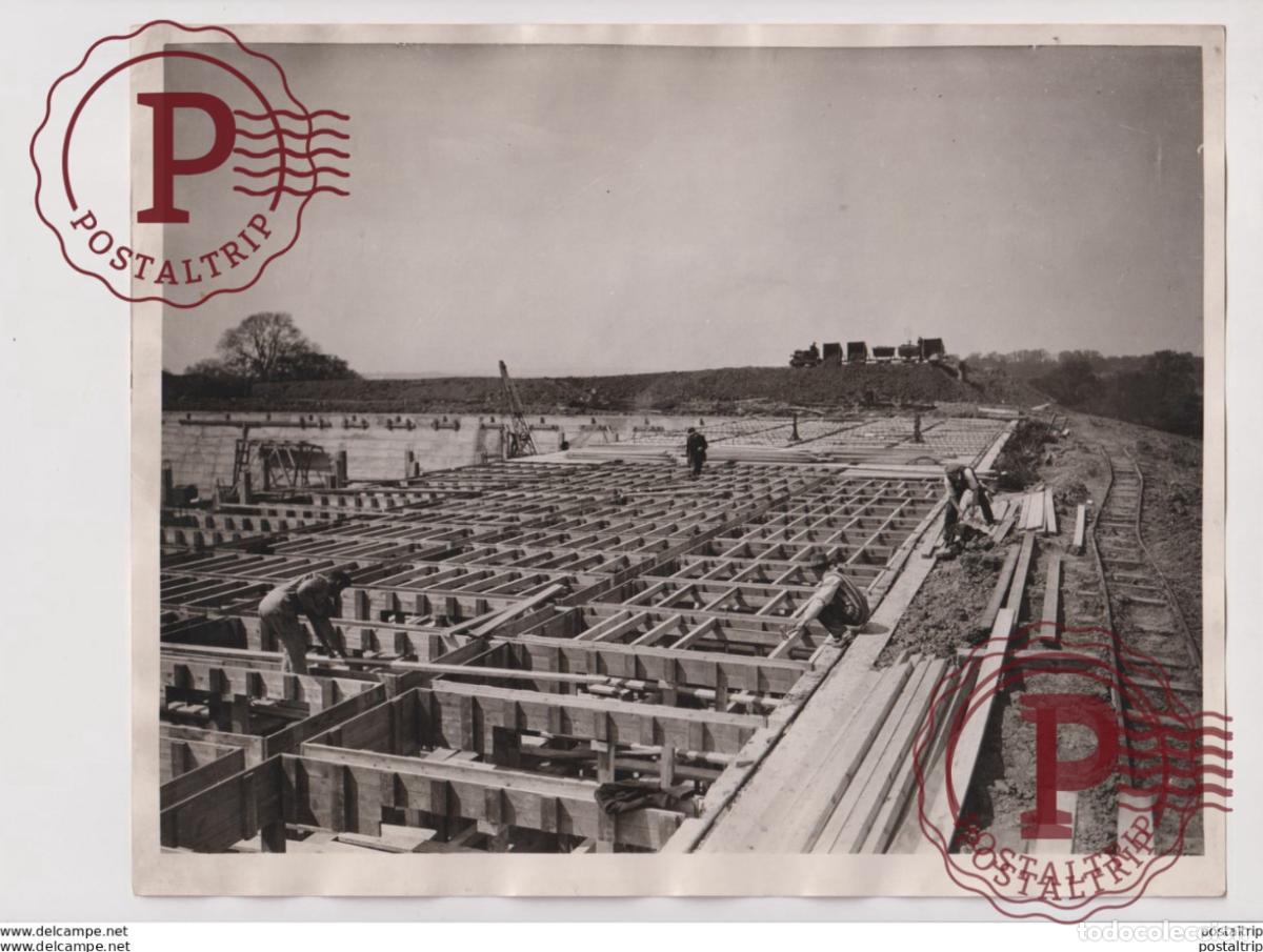 Photographie ancienne: GOLF COURSE ON RESERVOIR BISHOPS WOOD HIGHGATE CONSTRUCTING THE GOLFCOURSE 25*20CM Fonds Victor FO