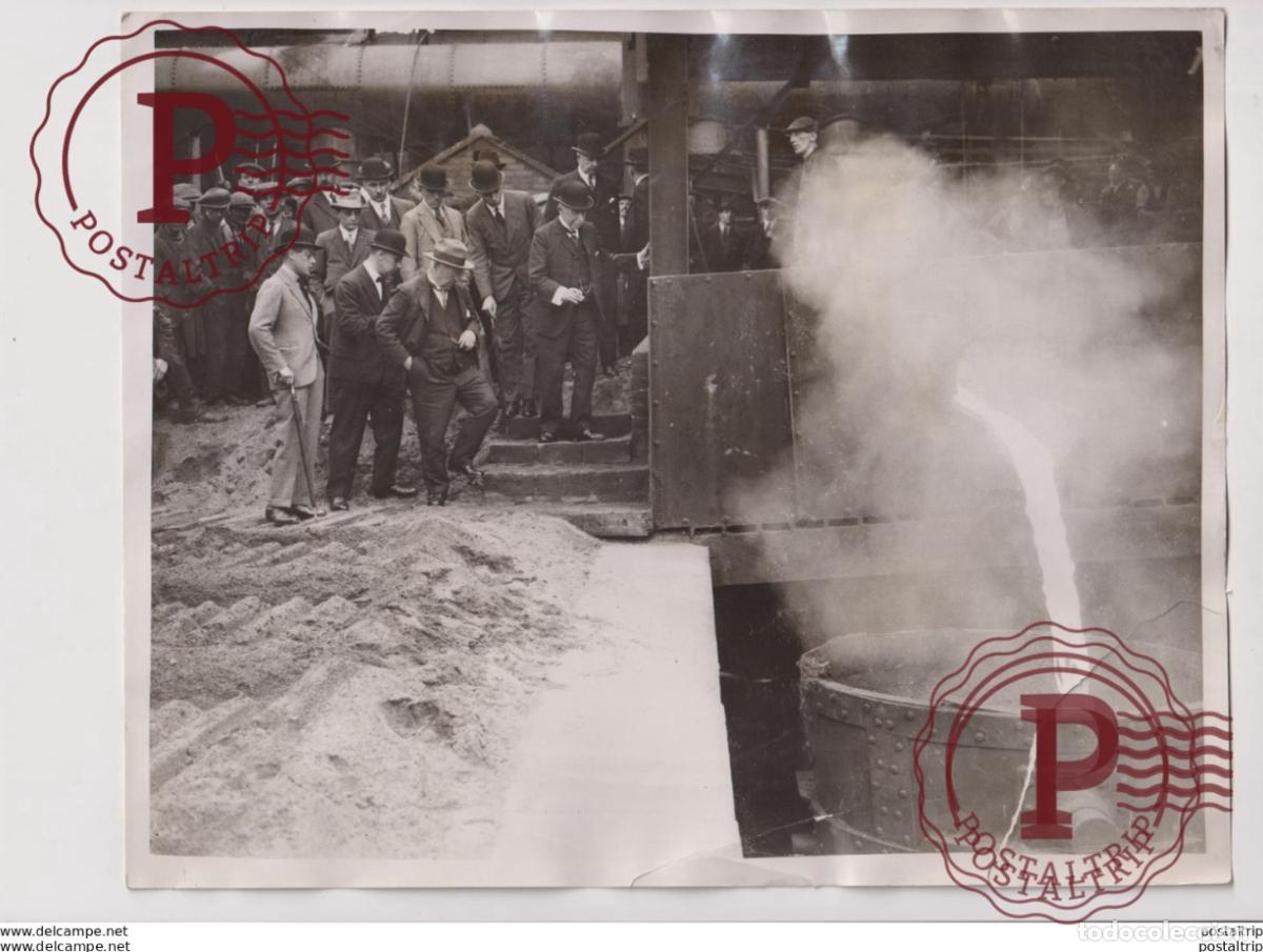 Photographie ancienne: POTTERY THE PRINCE WATCHING PROCESS AT SHELTONS WORK Staffordshire ENGLAND 25*20CM Fonds Victor F