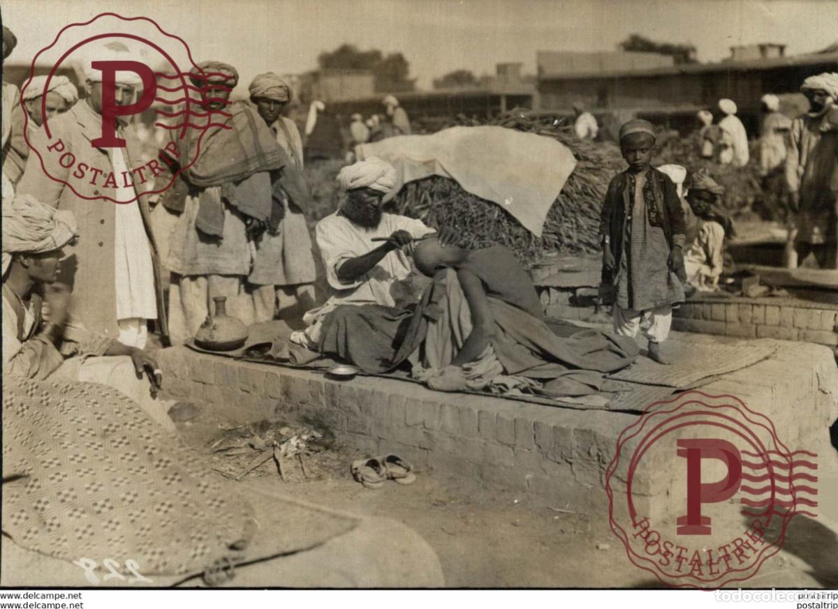 Antique Photography: CITY BARBER Khyber Pakhtunkhwa, Pakistan. Peshawar Peshawar 16*12CM Fonds Victor FORBIN 1864-1947