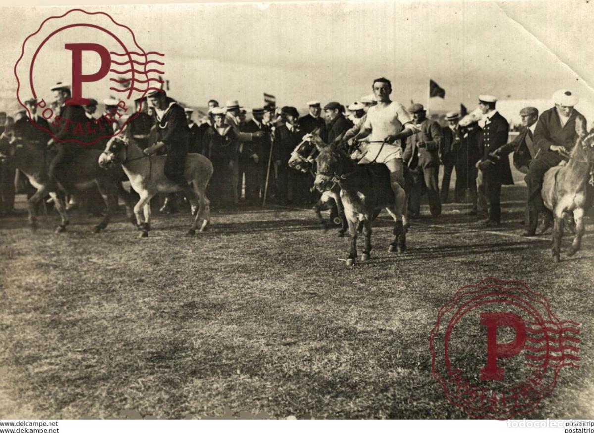 Fotograf&iacute;a antigua: Hampshire PORTSMOUTH NAVAL SPORTS FRENCH AND ENGLISH DONKEY RACE 21*15 CM Fonds Victor FORBIN 1864-