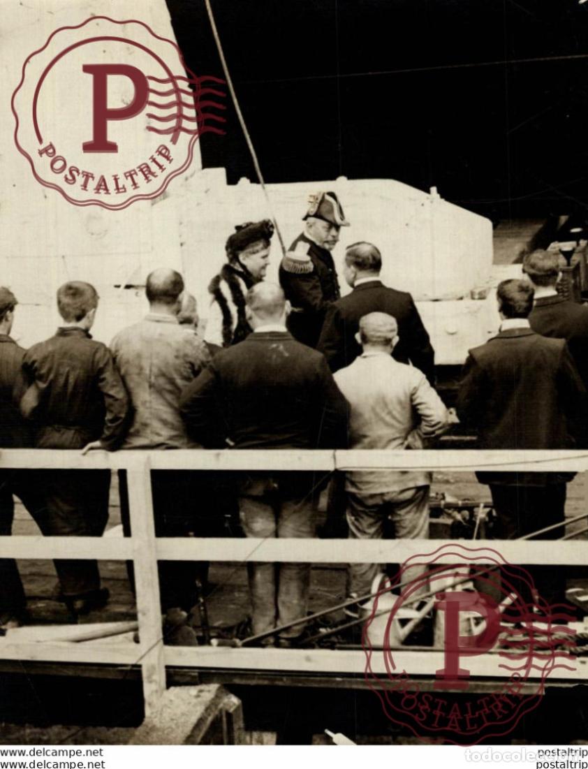 Fotograf&iacute;a antigua: LAUNCH OF THE HMS NEPTUNE AT PORTSMOUTH ARRIVAL DUCHESS OF ALBANY 21*16CM Fonds Victor FORBIN 1864-1