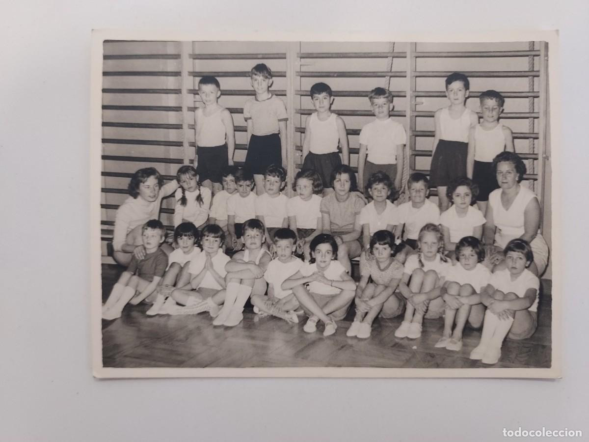 Alte Fotografie: FOTOGRAFO VIDAL MADRID. ALUMNOS Y PROFESORAS CLASE GIMNASIA. 1959. &iquest;COLEGIO ALEMAN? 11 X 8,5
