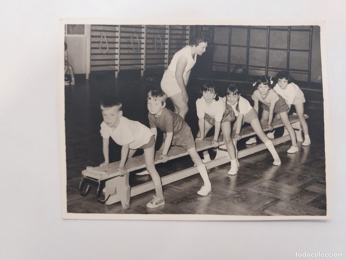 Alte Fotografie: FOTOGRAFO VIDAL MADRID. ALUMNOS Y PROFESORAS CLASE GIMNASIA. 1959. &iquest;COLEGIO ALEMAN? 11 X 8,5