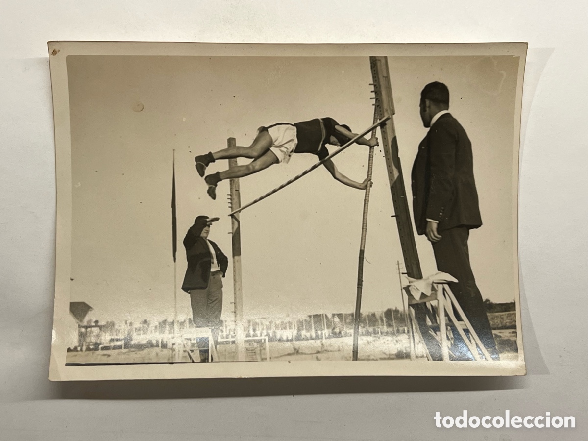 Alte Fotografie: SALTO DE P&Eacute;RTIGA.. Pruebas de Atletismo.. Campeonatos Nacionales&hellip; (h.1960?)