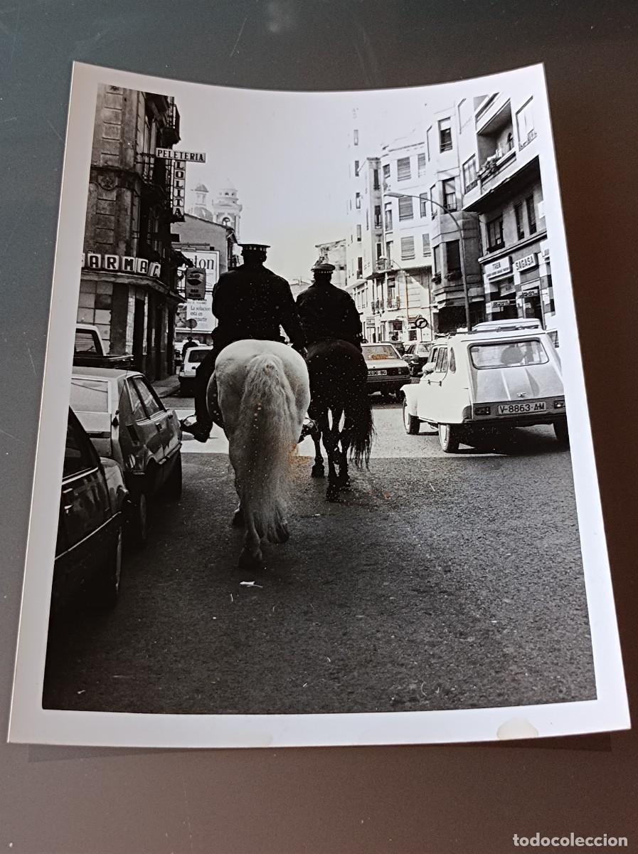 Fotograf&iacute;a antigua: VALENCIA POLIC&Iacute;A LOCAL MONTADA A CABALLO