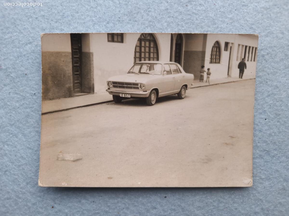 Alte Fotografie: Fotograf&iacute;a antigua de Opel Kortina.