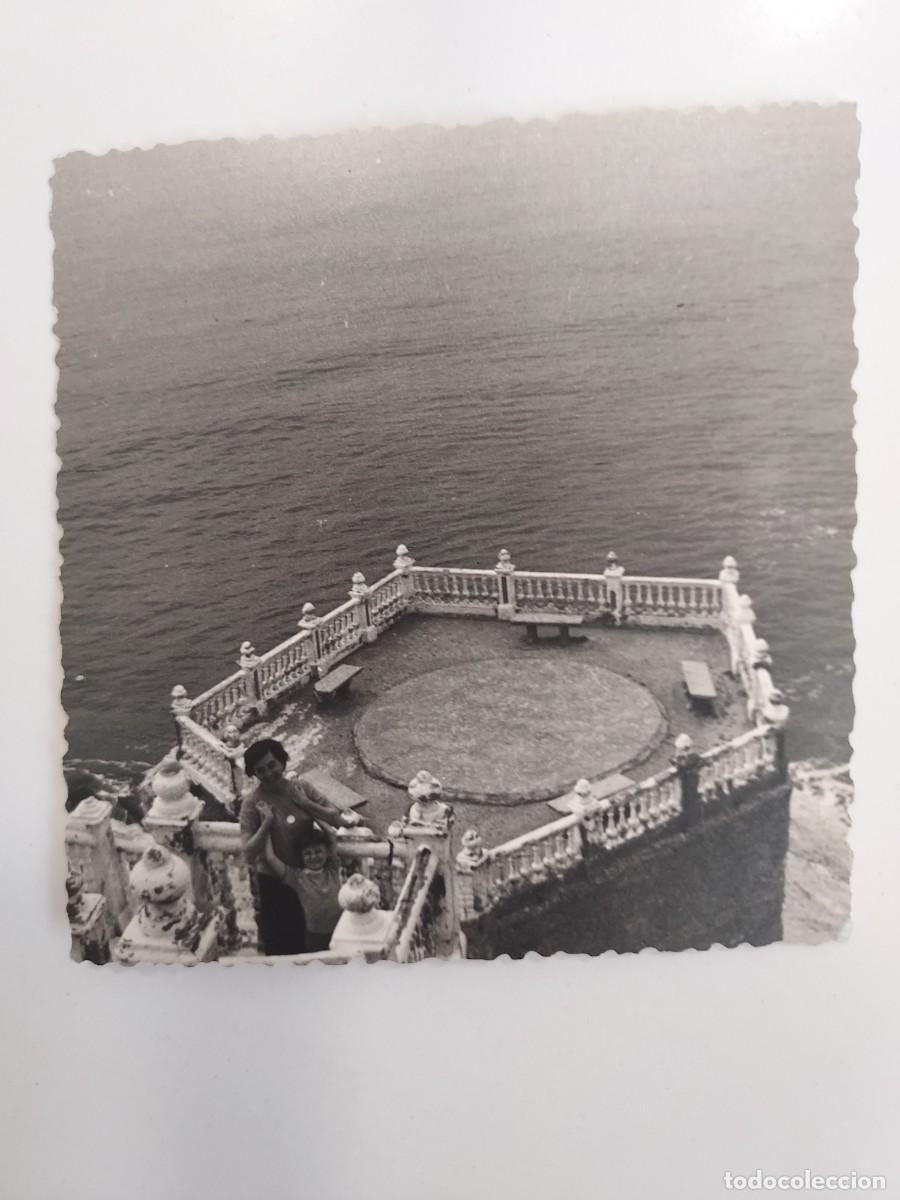 Fotograf&iacute;a antigua: FOTOGRAFIA BENIDORM BALCON DEL MEDITERRANEO. CA. 1960. 9 X 9 CM