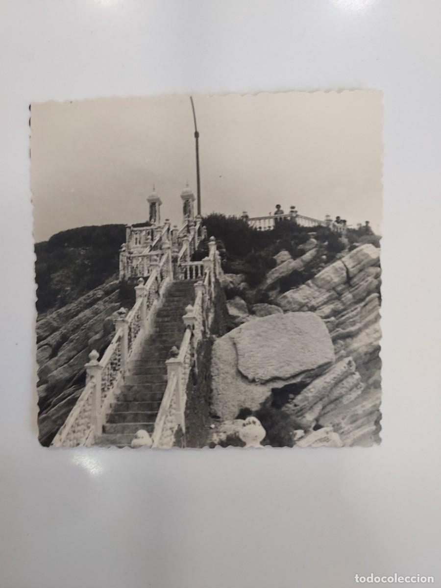Fotograf&iacute;a antigua: FOTOGRAFIA BENIDORM ESCALINATA VAC&Iacute;A DEL BALC&Oacute;N DEL MEDITERR&Aacute;NEO. CA. 1960. 9 X 9 CM