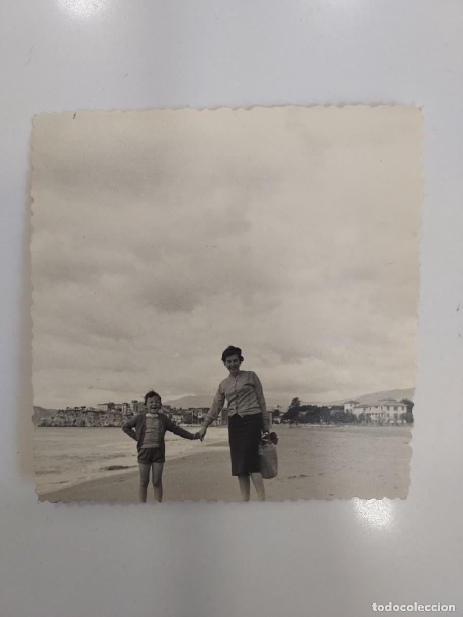 Fotograf&iacute;a antigua: FOTOGRAFIA &iquest;BENIDORM PLAYA DE PONIENTE?. CA. 1960. 9 X 9 CM