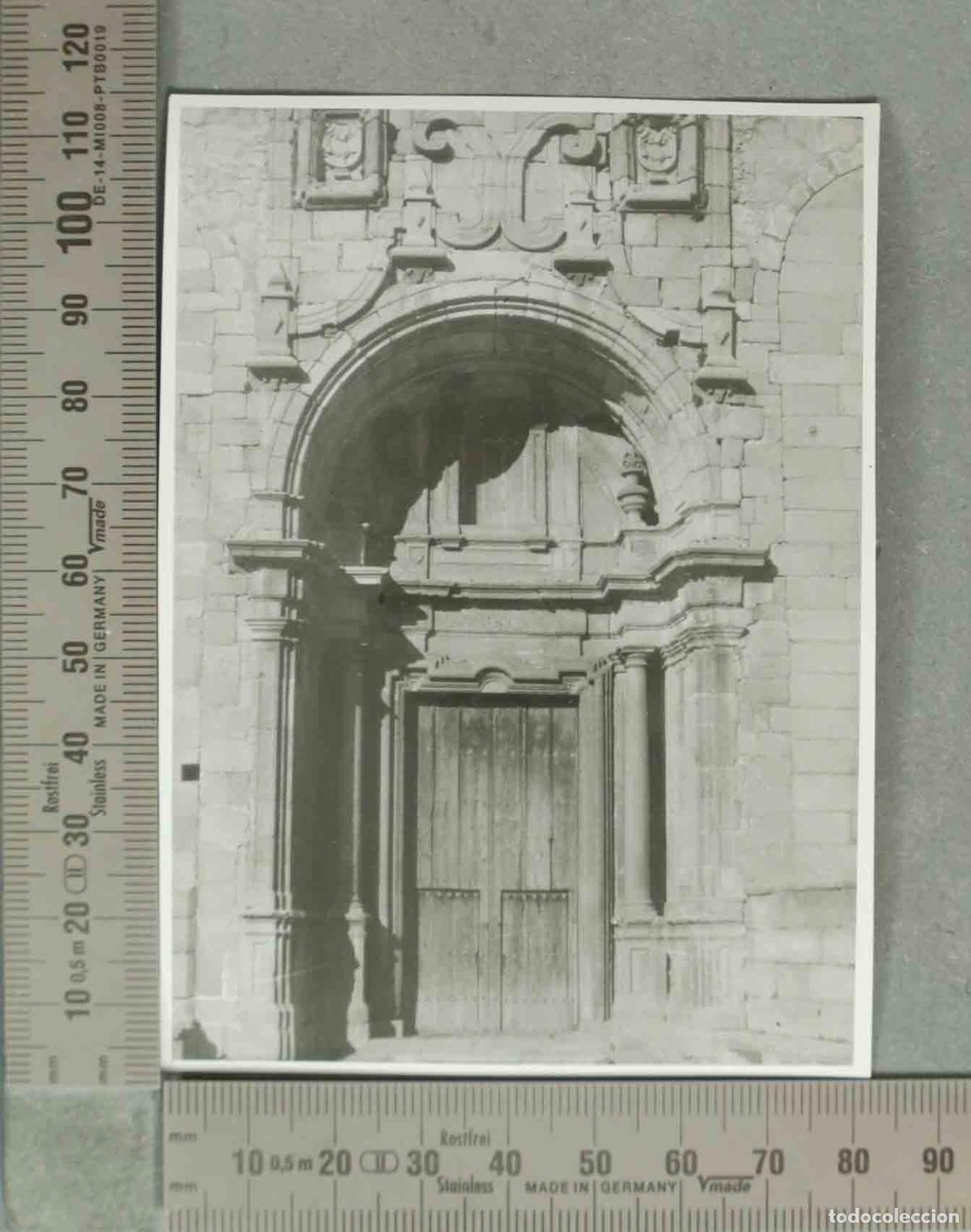 Fotografia antica: FOTOGRAFIA. PORTADA IGLESIA EL ESPINAR. HACIA 1940