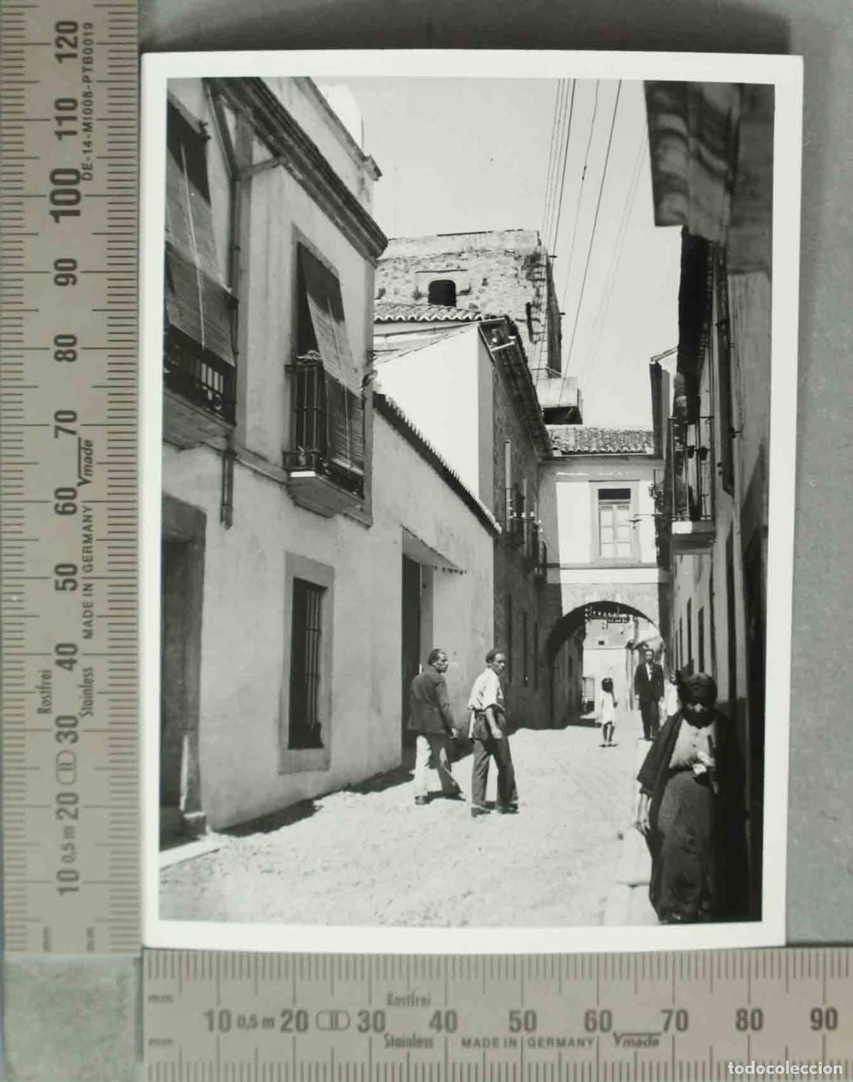 Fotograf&iacute;a antigua: FOTOGRAFIA. VISTA CALLE CACERES. GENTE. HACIA 1940