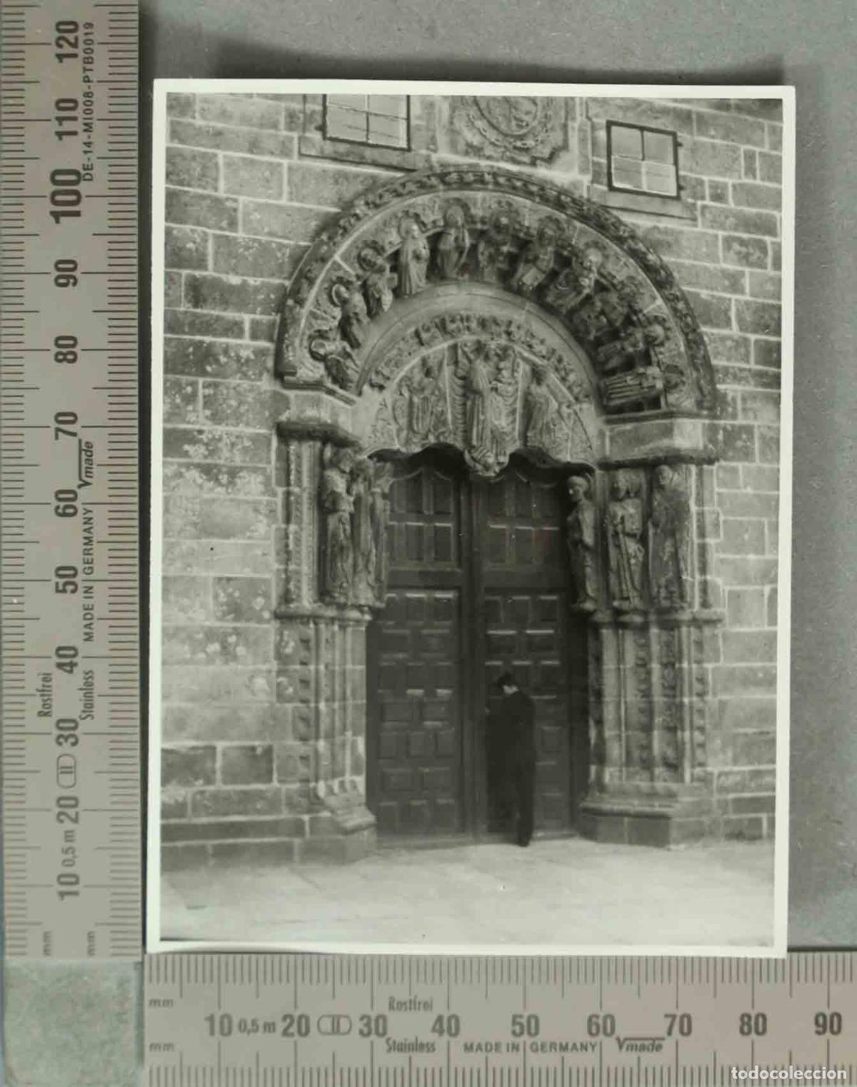 Fotograf&iacute;a antigua: FOTOGRAFIA. PORTADA DE SAN JERONIMO SANTIAGO DE COMPOSTELA. HACIA 1940
