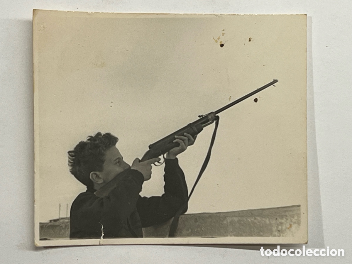 Photographie ancienne: CAZADOR.., cazado. Tiro al plato.. Fotograf&iacute;a (h.1950?) Med&iacute;das: 7 x 8 cm.,