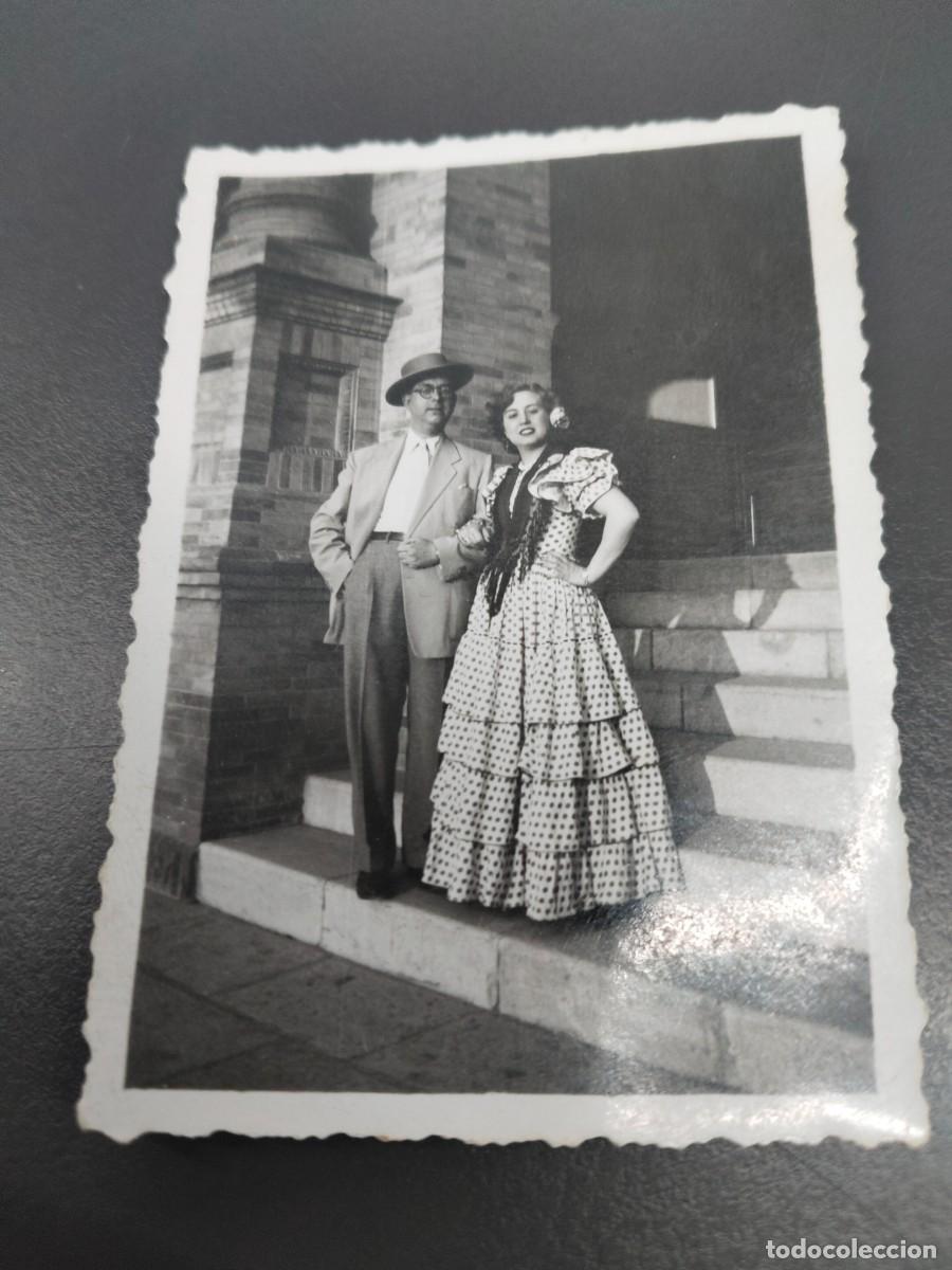 Alte Fotografie: Fotograf&iacute;a pareja Feria de Abril. Sevilla 1950.