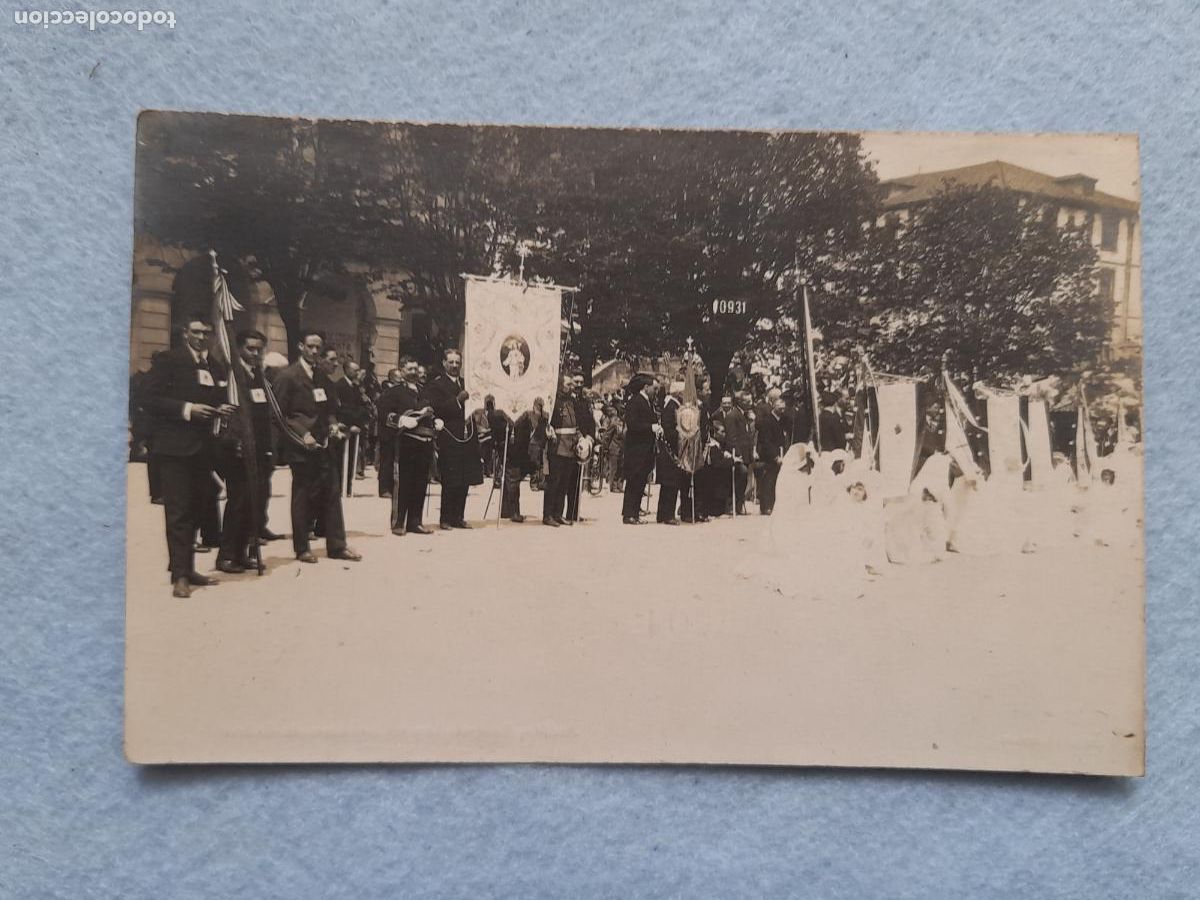 Antique Photography: Fotograf&iacute;a antigua de La Coru&ntilde;a. Procesi&oacute;n en Maria Pita. Personajes.