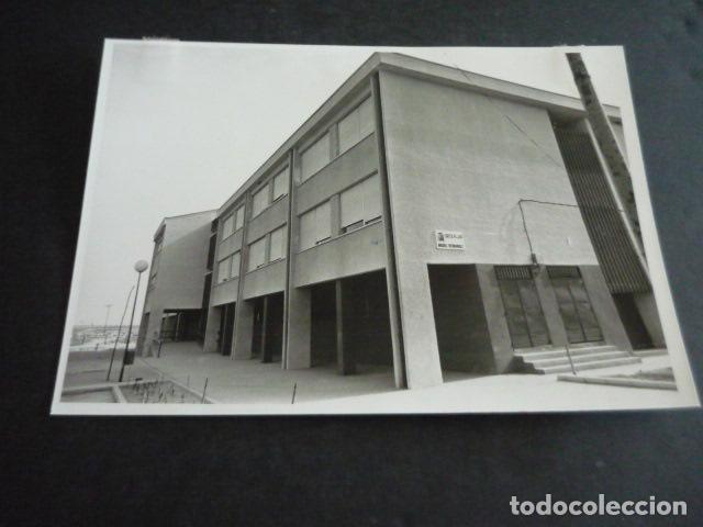 Alte Fotografie: MADRID COLEGIO PUBLICO MIGUEL HERNANDEZ ANTIGUA FOTOGRAFIA 18 X 13 CM